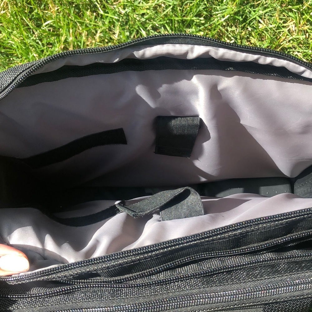 Targus Black Laptop Messenger Briefcase Shoulder Bag - Picture 6 of 8